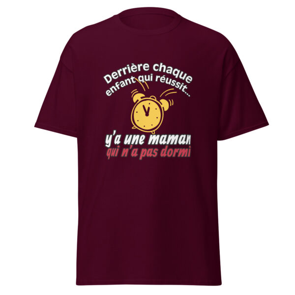 T-shirt derrière chaque enfant qui réussit